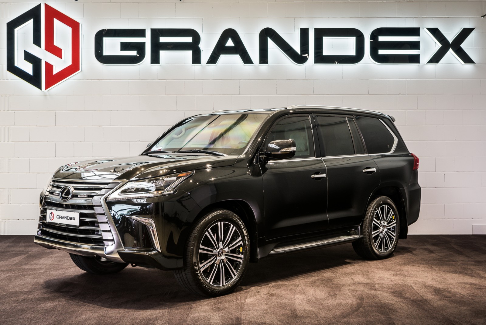 2020 Lexus LX570 Luxury 4 Seats ARMORED B6 by GRANDEX Armored, 2/20