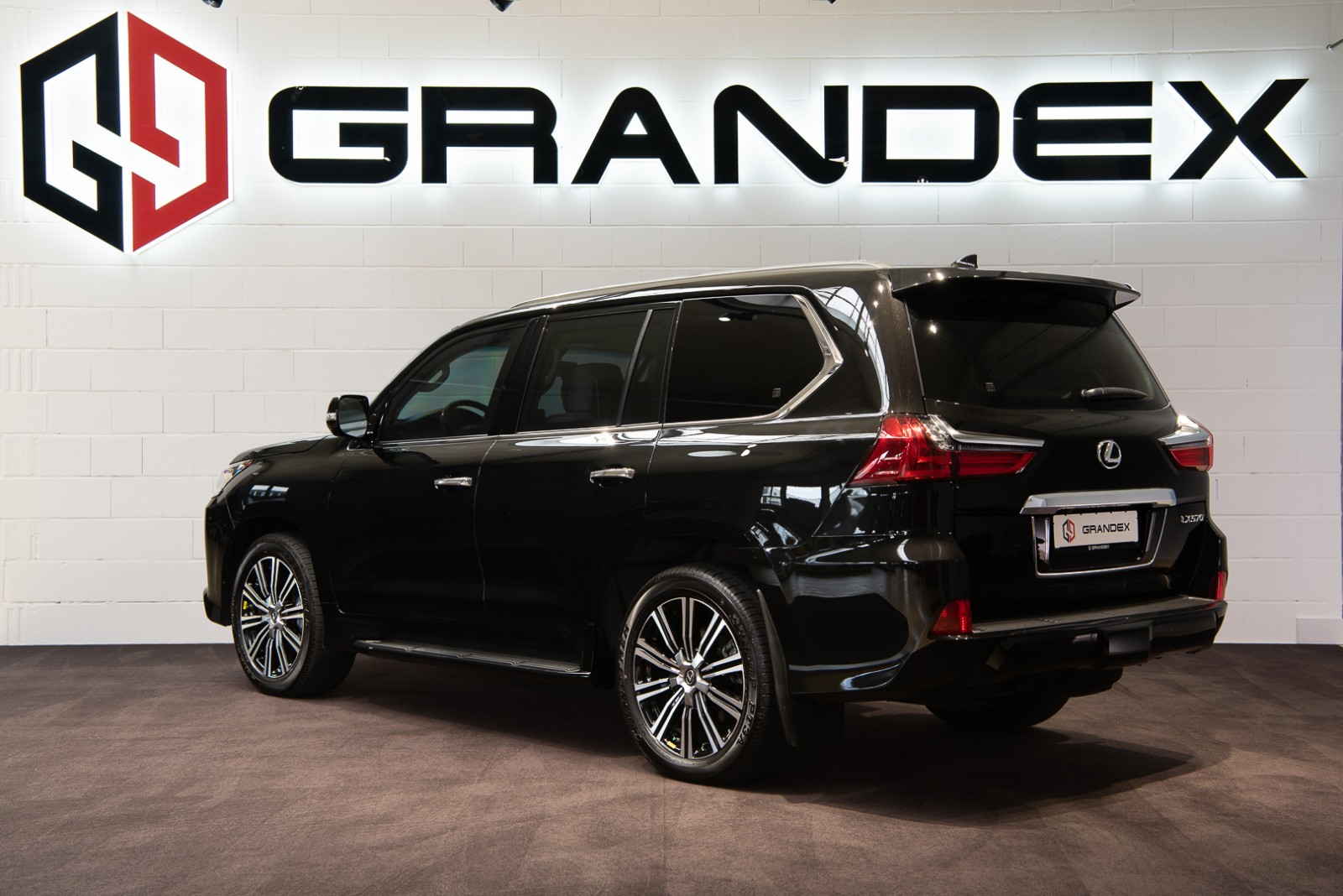 2020 Lexus LX570 Luxury 4 Seats ARMORED B6 by GRANDEX Armored, 3/20