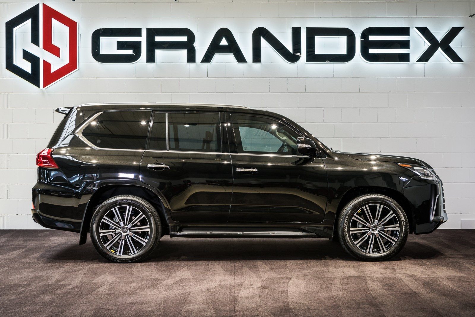 2020 Lexus LX570 Luxury 4 Seats ARMORED B6 by GRANDEX Armored, 4/20