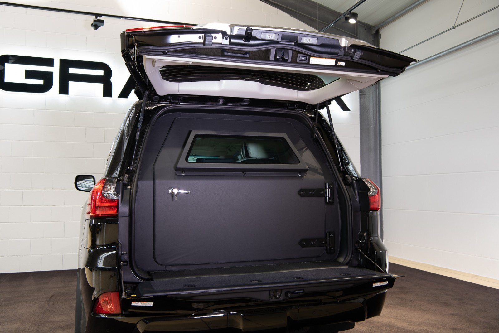 2020 Lexus LX570 Luxury 4 Seats ARMORED B6 by GRANDEX Armored, 6/20