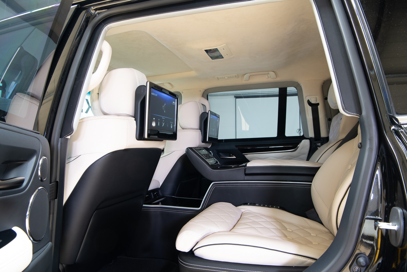 2020 Lexus LX570 Luxury 4 Seats ARMORED B6 by GRANDEX Armored, 12/20
