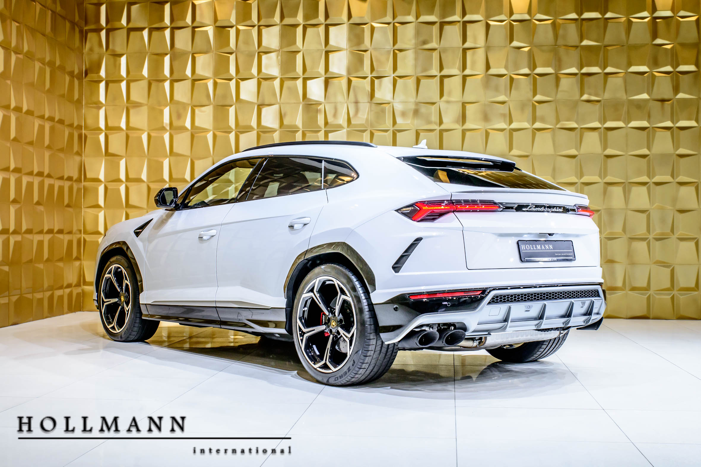 2018 LAMBORGHINI URUS, 7/13