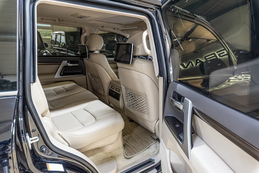 2020 Toyota Land Cruiser 200 5.7 L'ARMORED B6 interior, seats, Beige Leather
