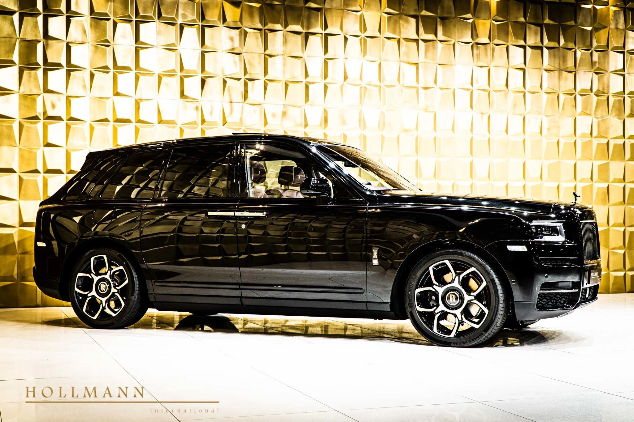 2020 Rolls-Royce Cullinan Black Badge for sale, exterior, Black Diamond