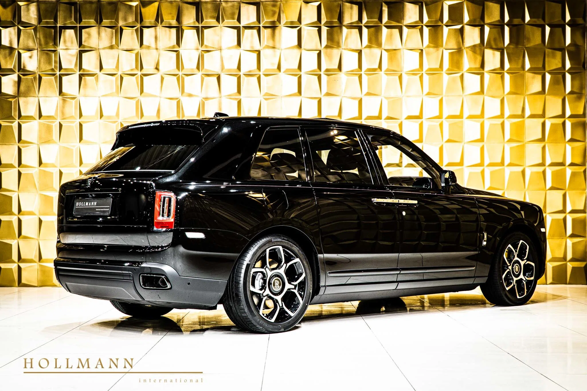 2020 Rolls-Royce Cullinan Black Badge for sale, exterior, Black Diamond