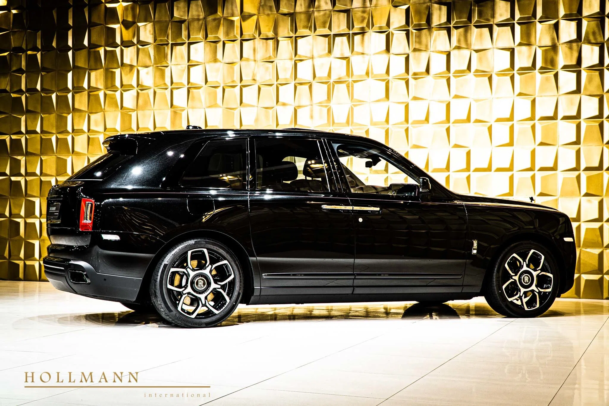 2020 Rolls-Royce Cullinan Black Badge for sale, exterior, Black Diamond