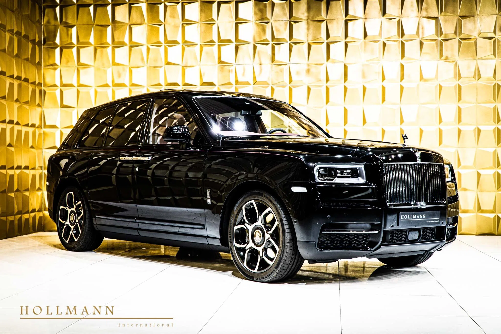 2020 Rolls-Royce Cullinan Black Badge for sale, exterior, Black Diamond