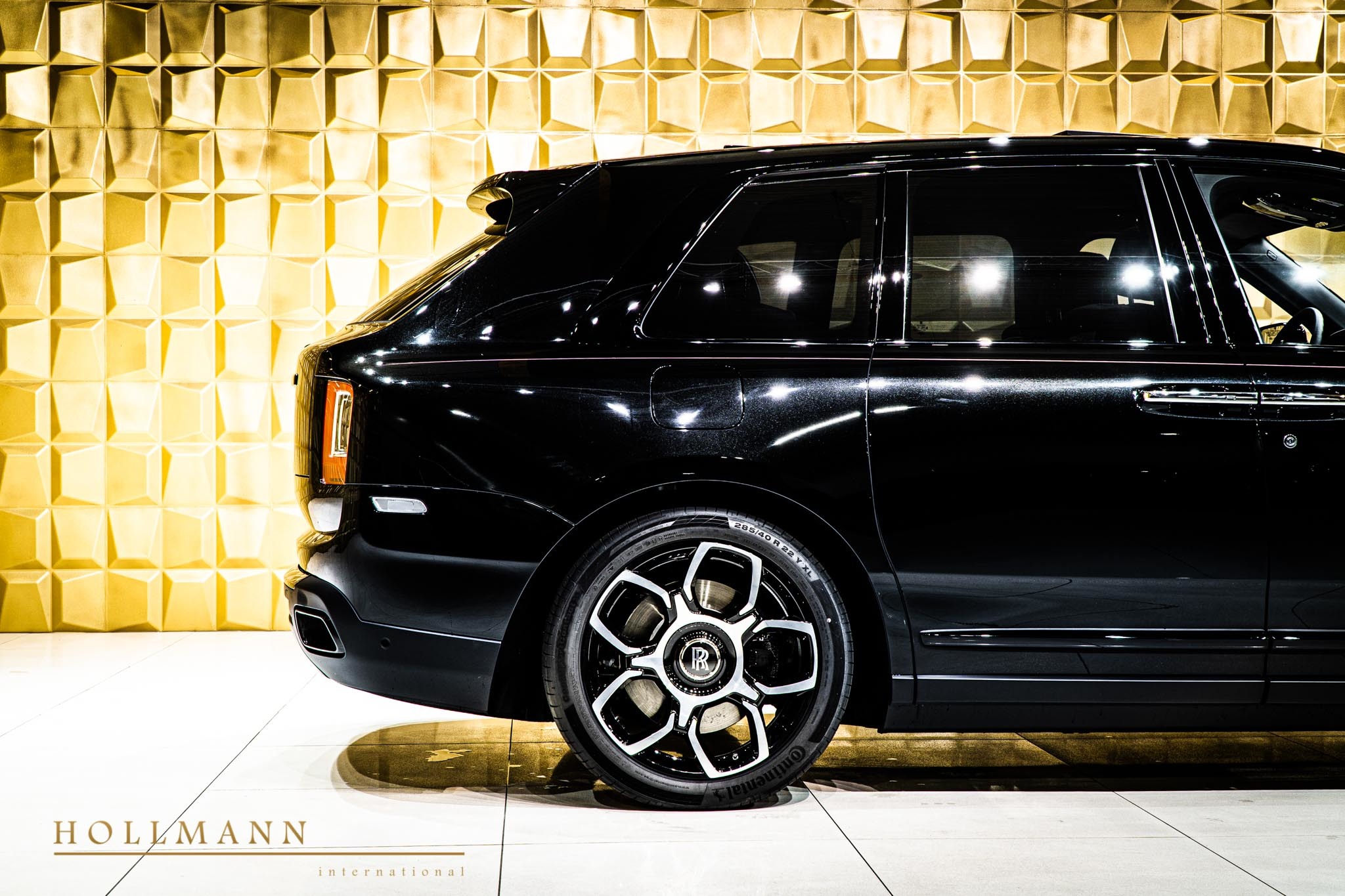2020 Rolls-Royce Cullinan Black Badge, 11/39