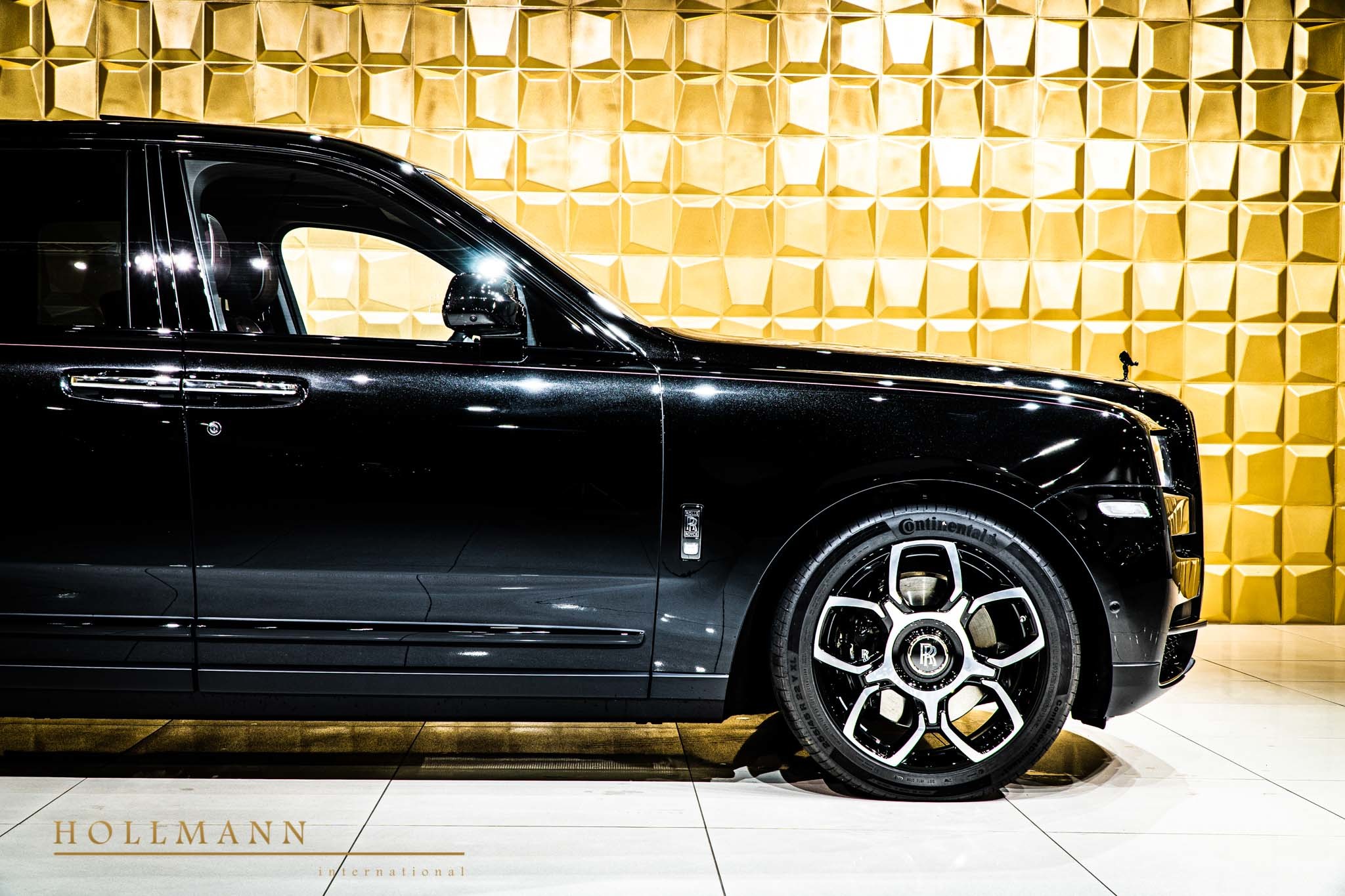 2020 Rolls-Royce Cullinan Black Badge, 12/39