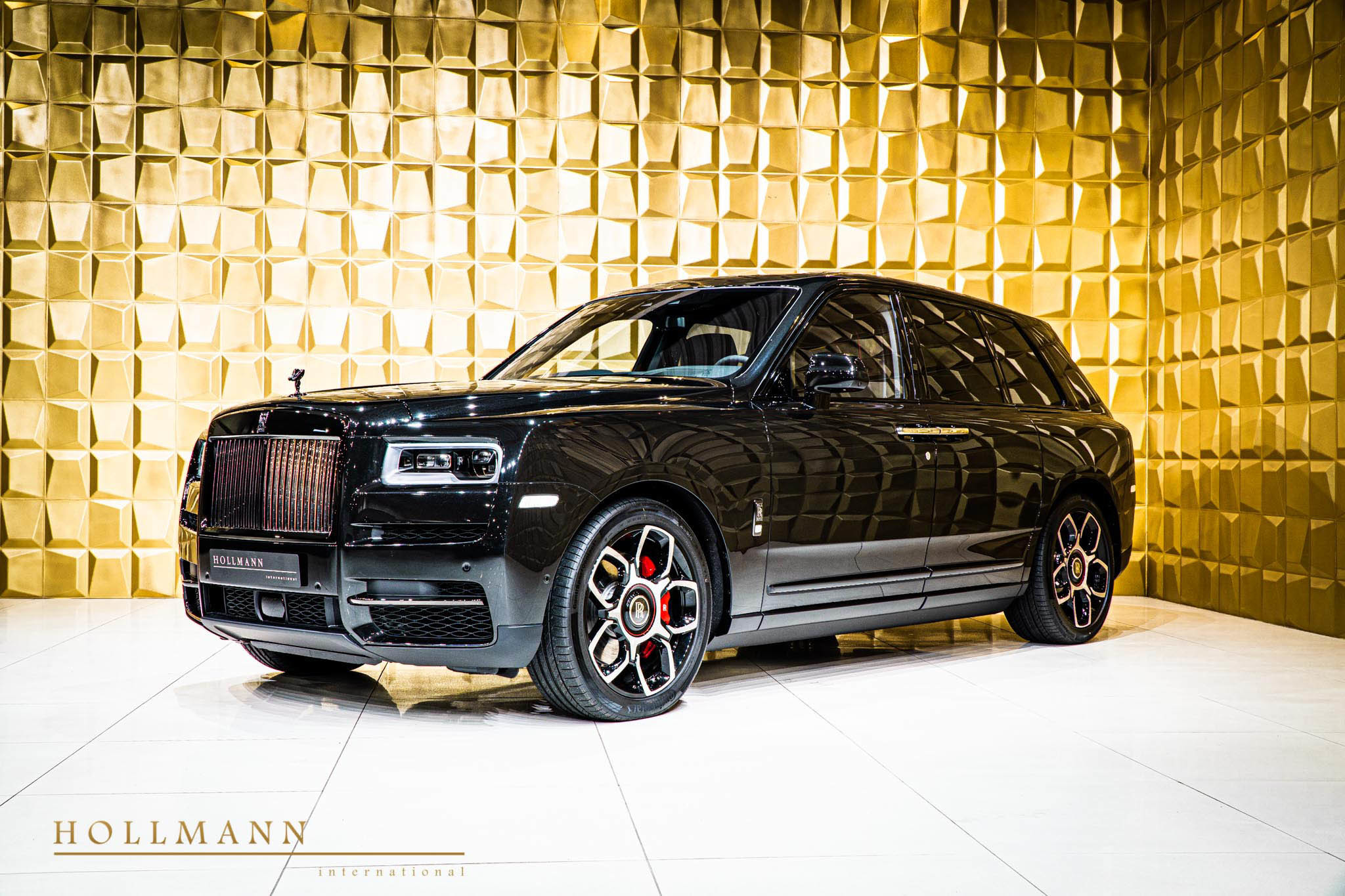 2020 Rolls-Royce Cullinan Black Badge, 2/15
