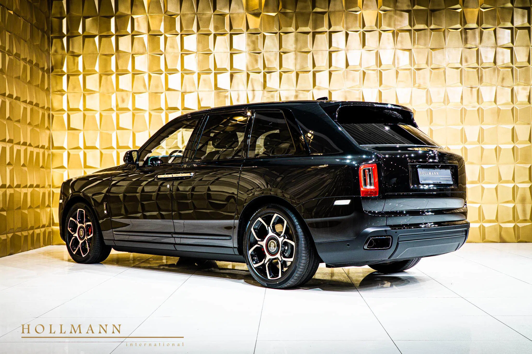 2020 Rolls-Royce Cullinan Black Badge for sale, exterior, Black