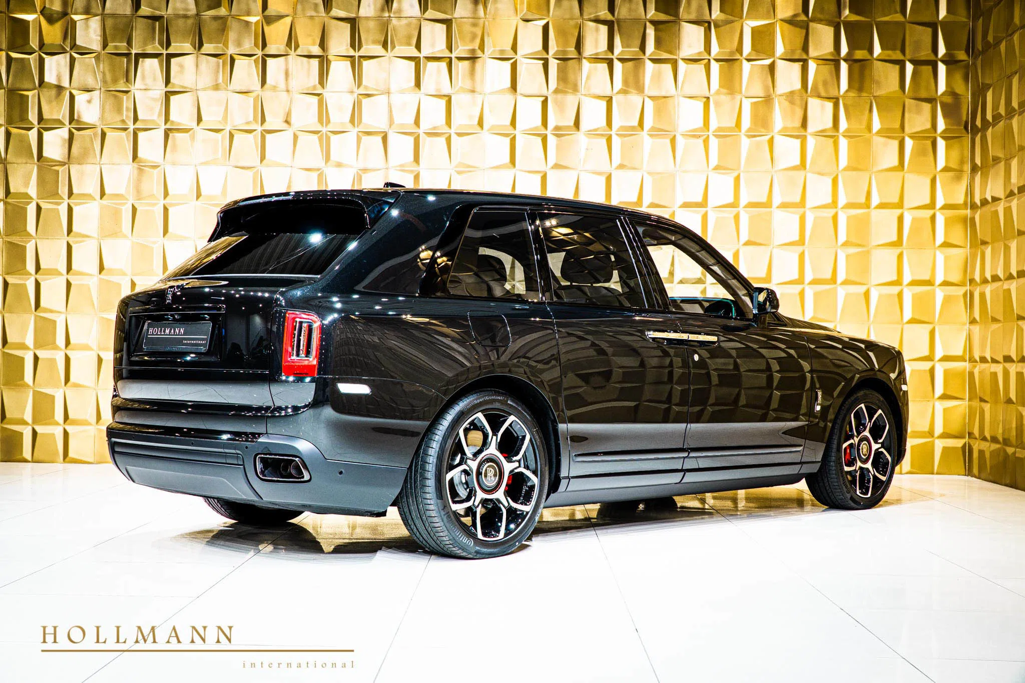 2020 Rolls-Royce Cullinan Black Badge for sale, exterior, Black