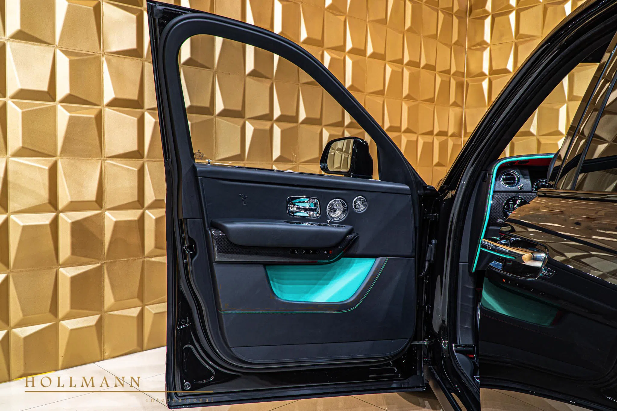 2020 Rolls-Royce Cullinan Black Badge interior, door panel, Black with Turchese Blue