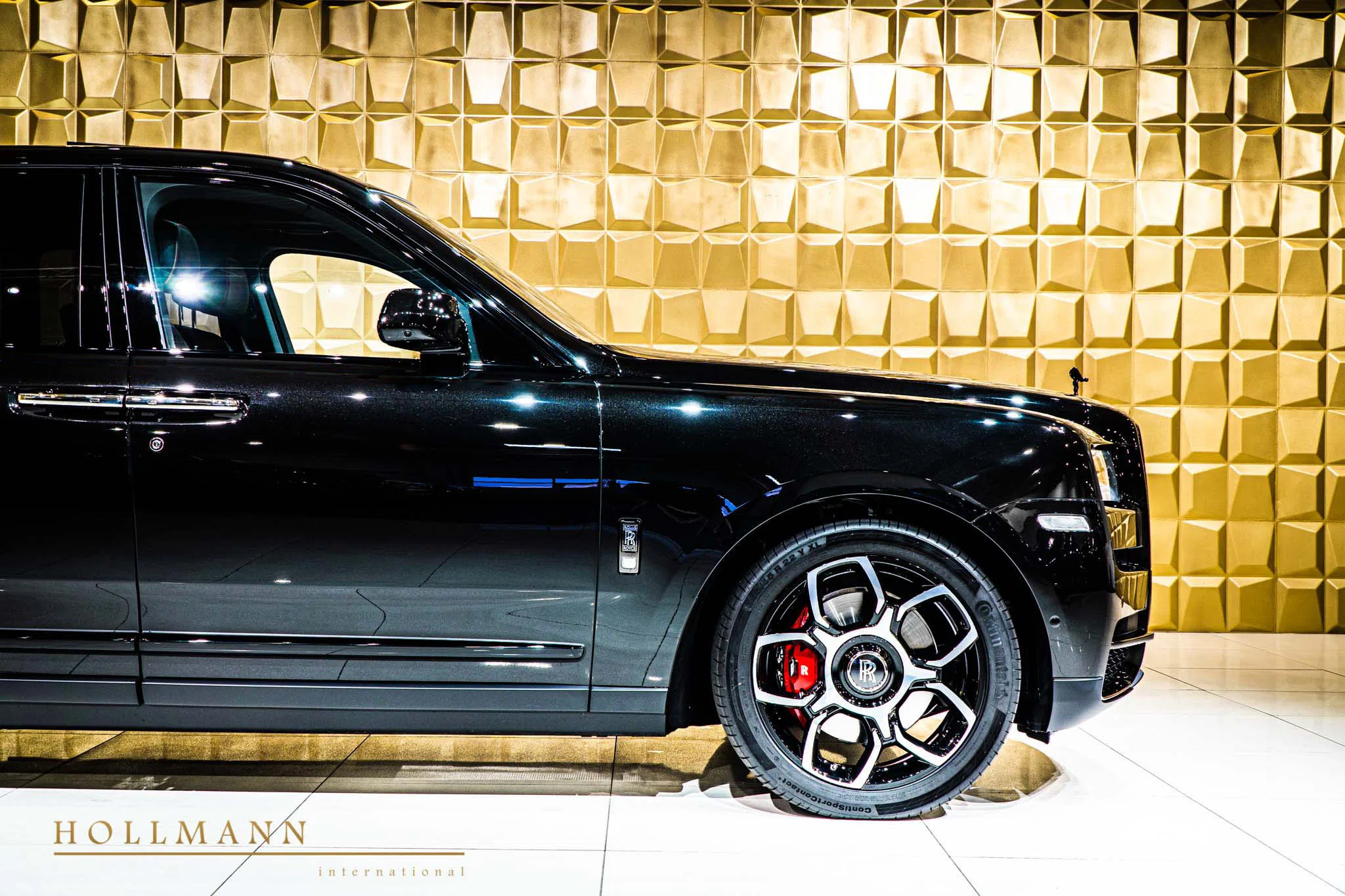 2020 Rolls-Royce Cullinan Black Badge for sale, exterior, Black