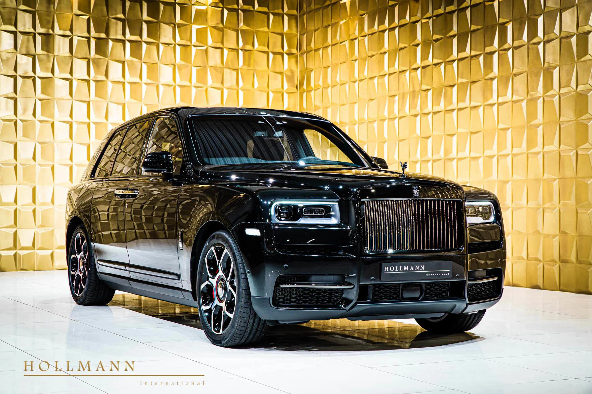 2020 Rolls-Royce Cullinan Black Badge for sale, exterior, Black
