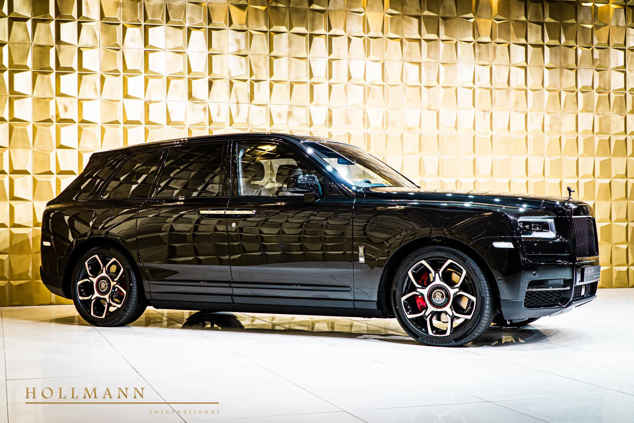 2020 Rolls-Royce Cullinan Black Badge for sale, exterior, Black