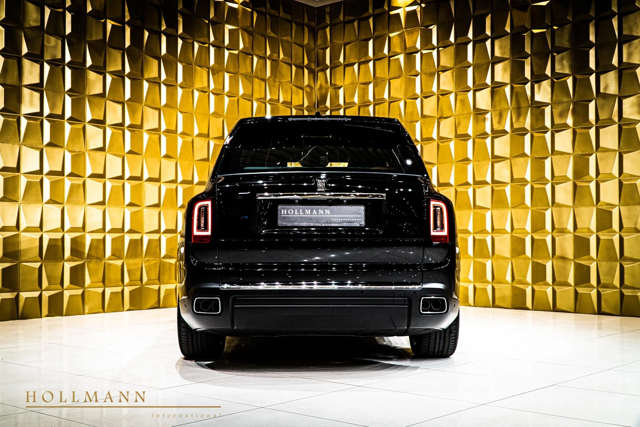 2020 Rolls-Royce Cullinan for sale, exterior, Black Diamond
