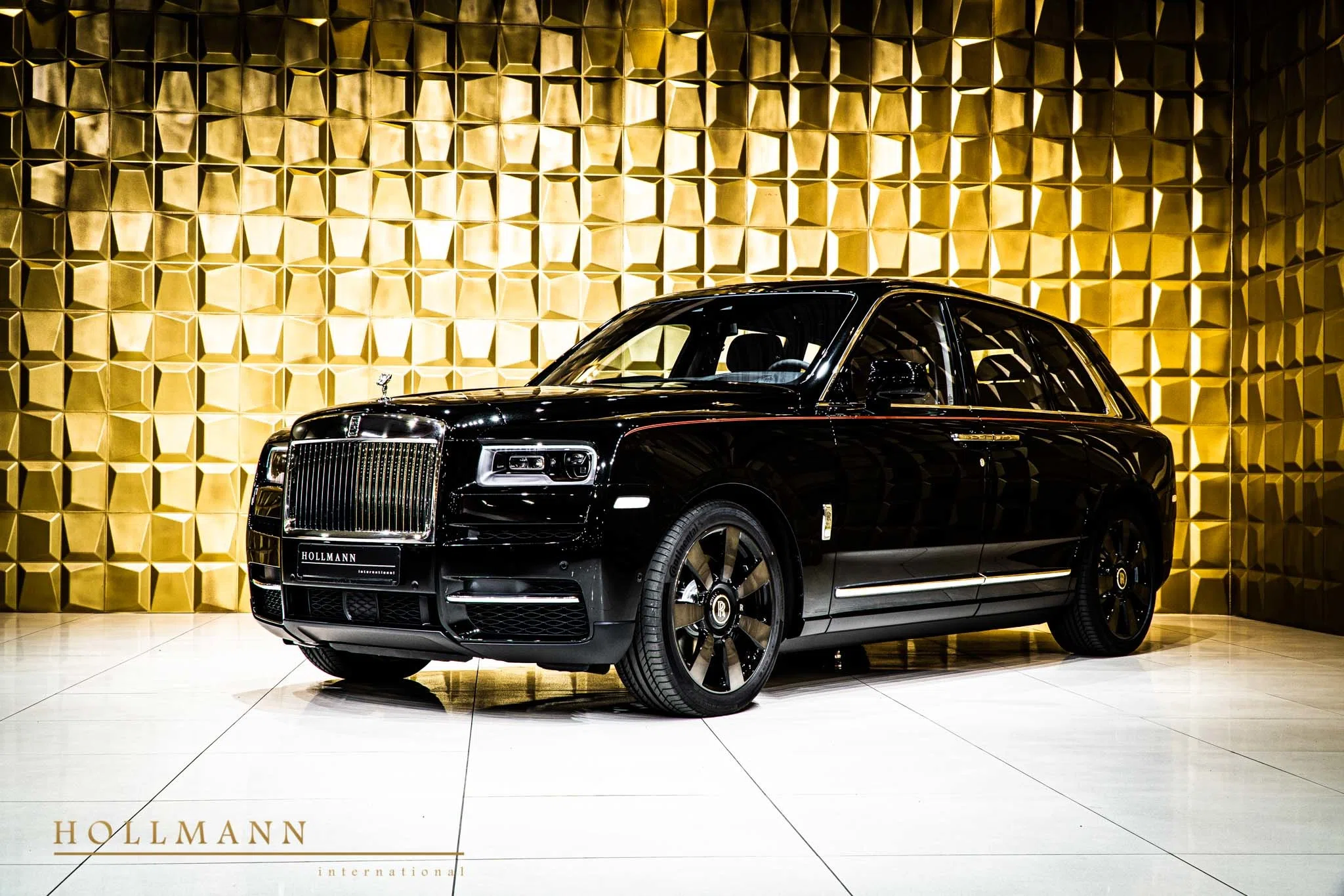 2020 Rolls-Royce Cullinan for sale, exterior, Black Diamond