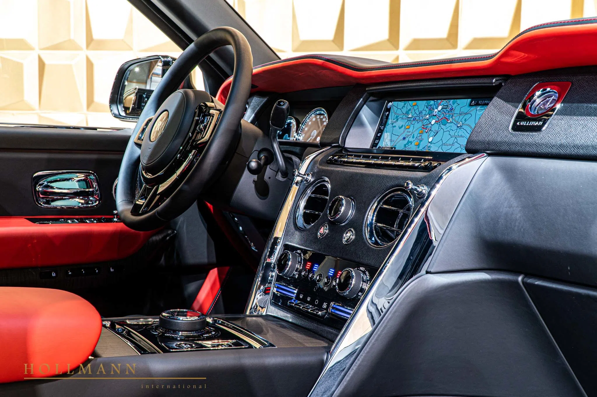 2020 Rolls-Royce Cullinan interior, dashboard, Black with Mugello Red