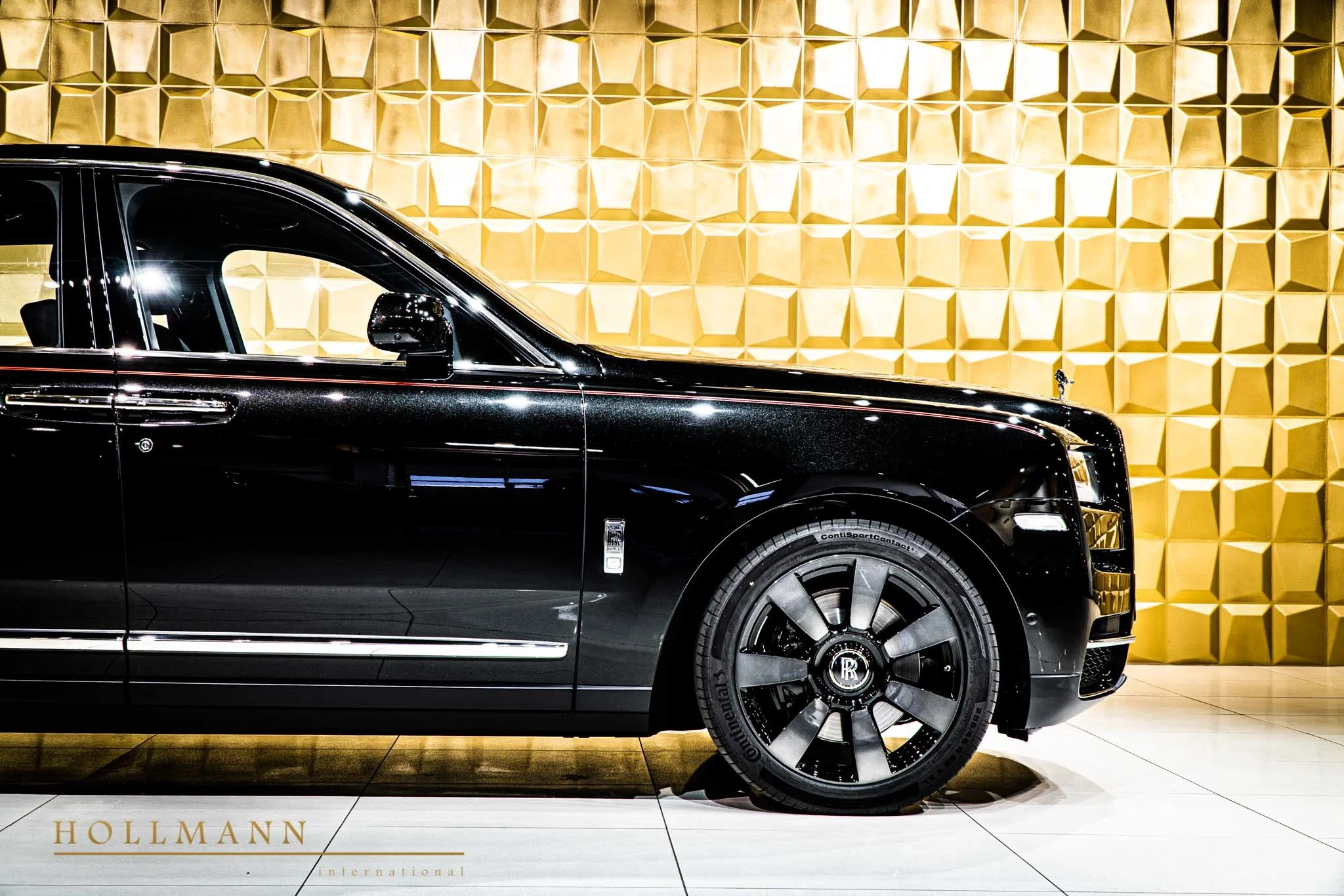 2020 Rolls-Royce Cullinan for sale, exterior, Black Diamond