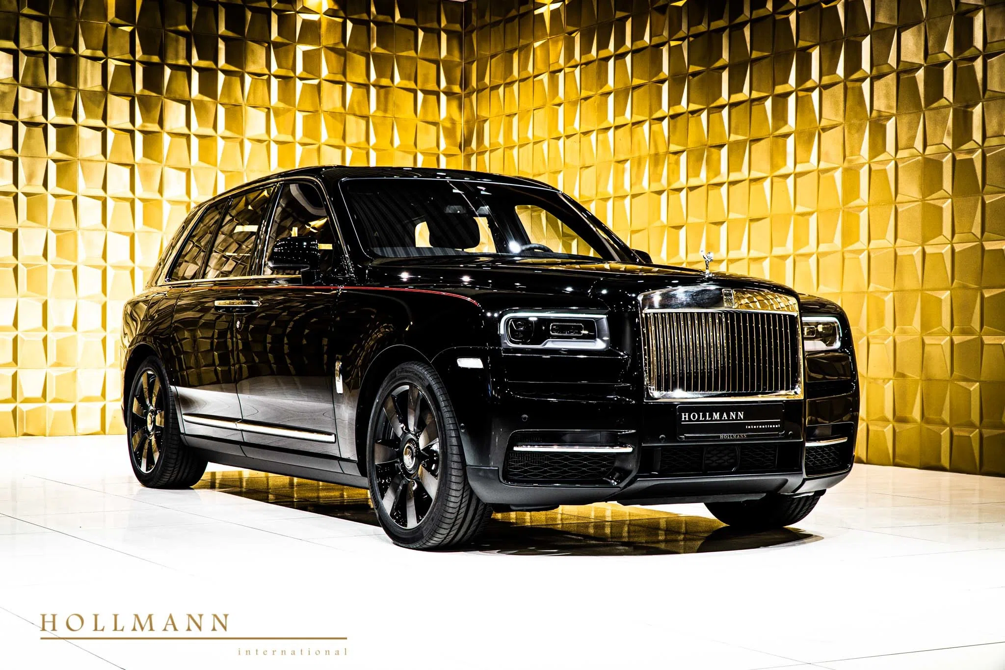 2020 Rolls-Royce Cullinan for sale, exterior, Black Diamond