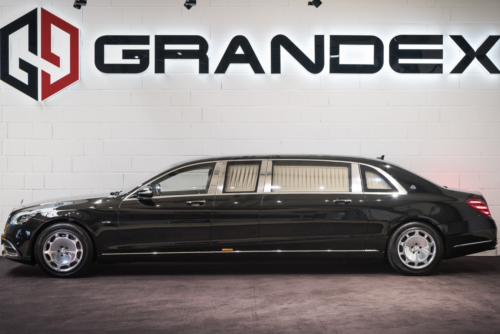 2018 Mercedes-Maybach S600 PULLMAN