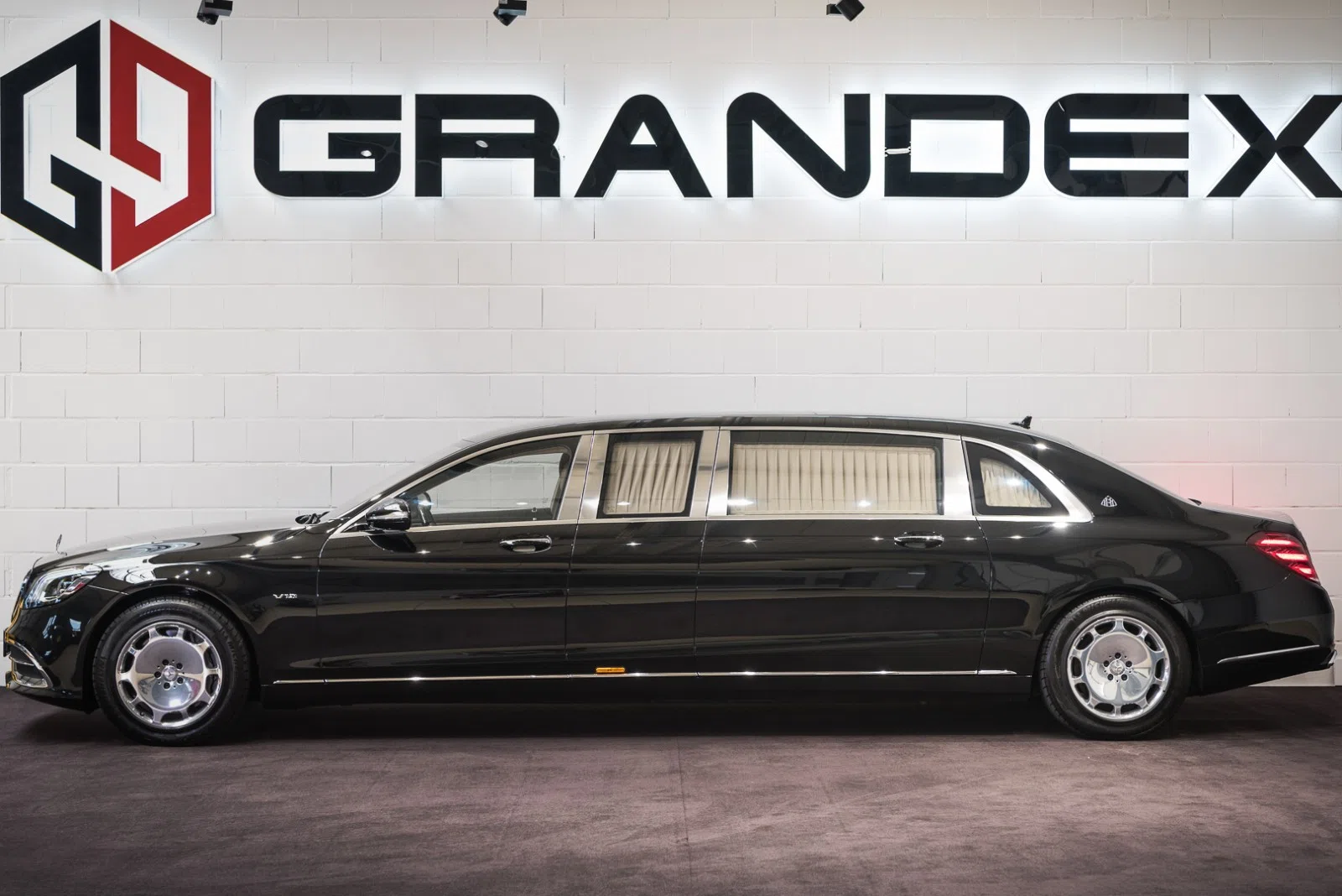 2018 Mercedes-Maybach S600 PULLMAN