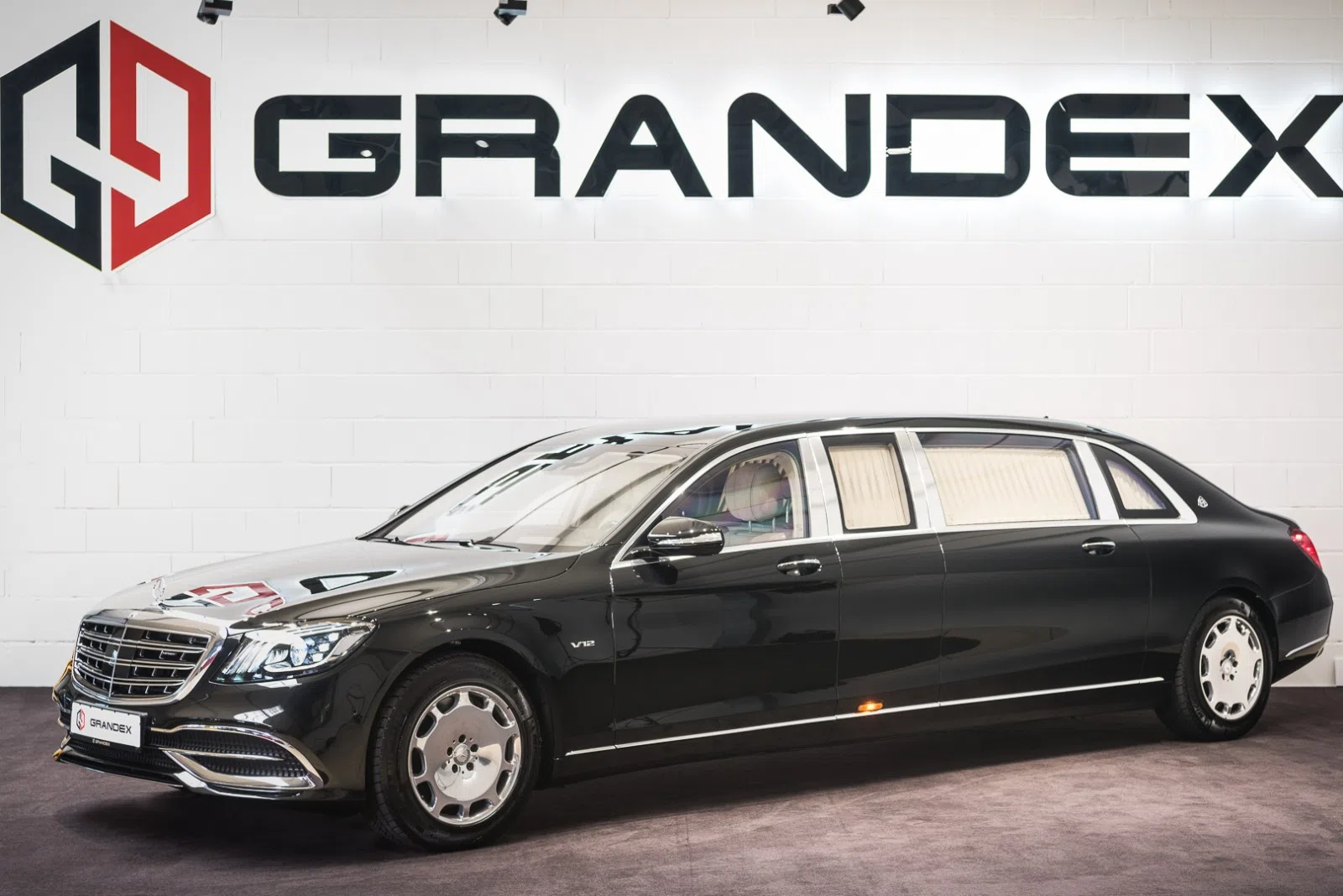 2018 Mercedes-Maybach S600 PULLMAN for sale, exterior, Obsidian Black metallic