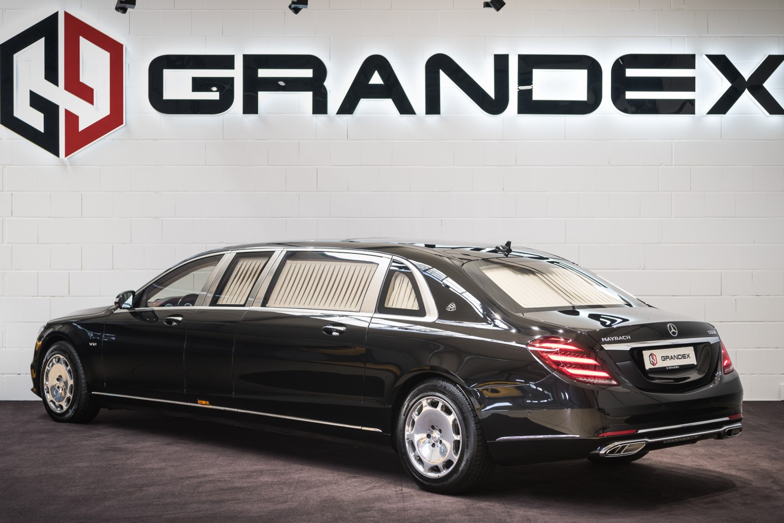 2018 Mercedes-Maybach S600 PULLMAN, 3/20