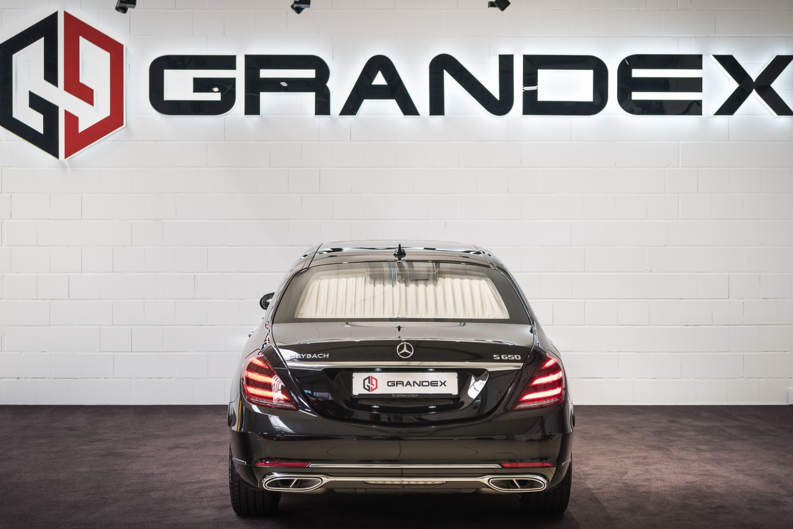 2018 Mercedes-Maybach S600 PULLMAN, 4/20