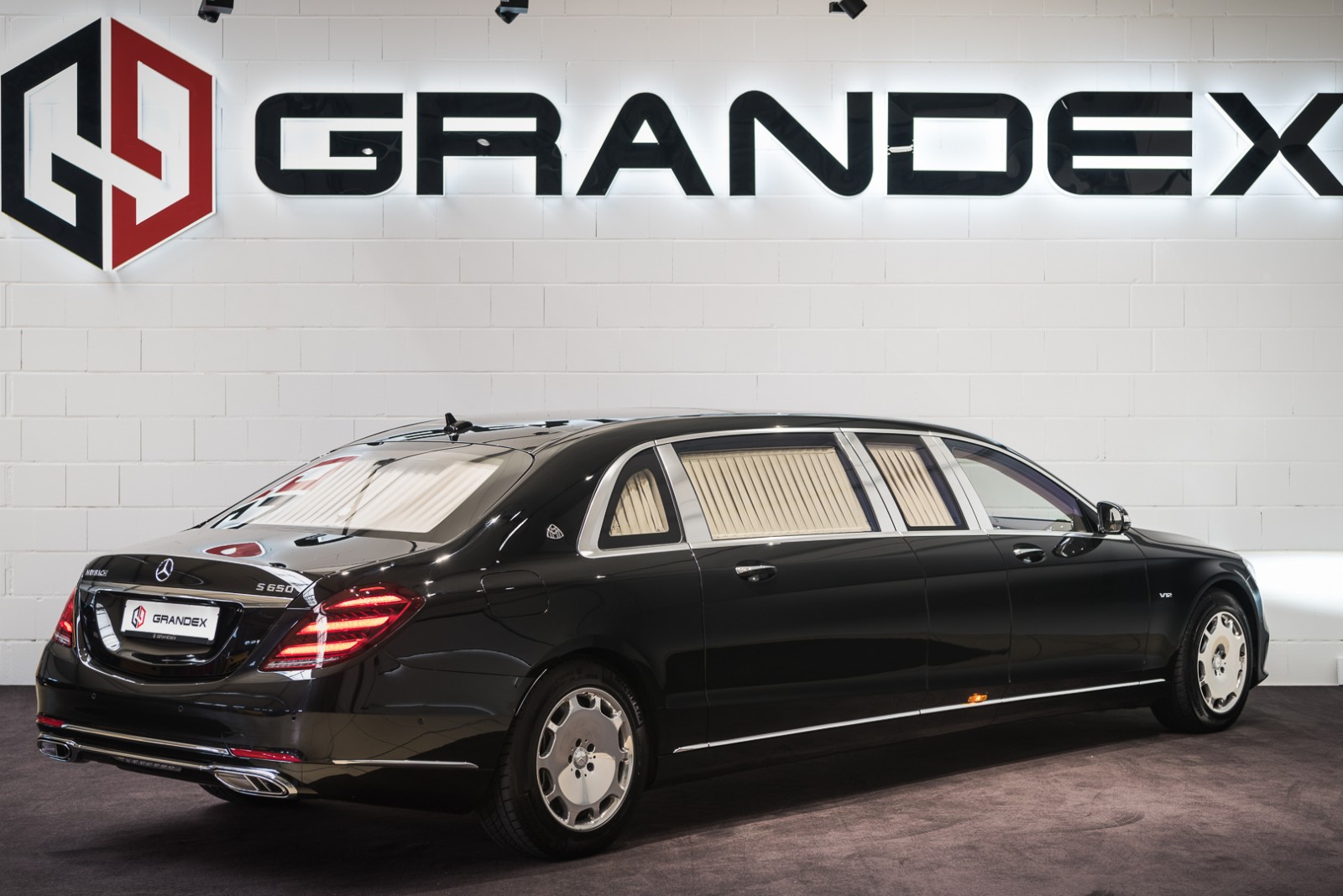 2018 Mercedes-Maybach S600 PULLMAN, 5/20