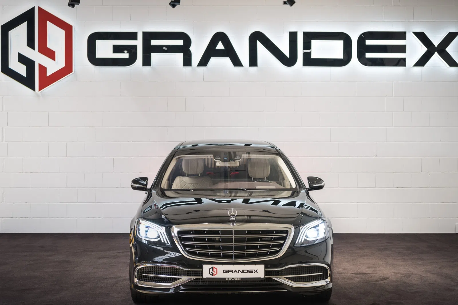 2018 Mercedes-Maybach S600 PULLMAN for sale, exterior, Obsidian Black metallic