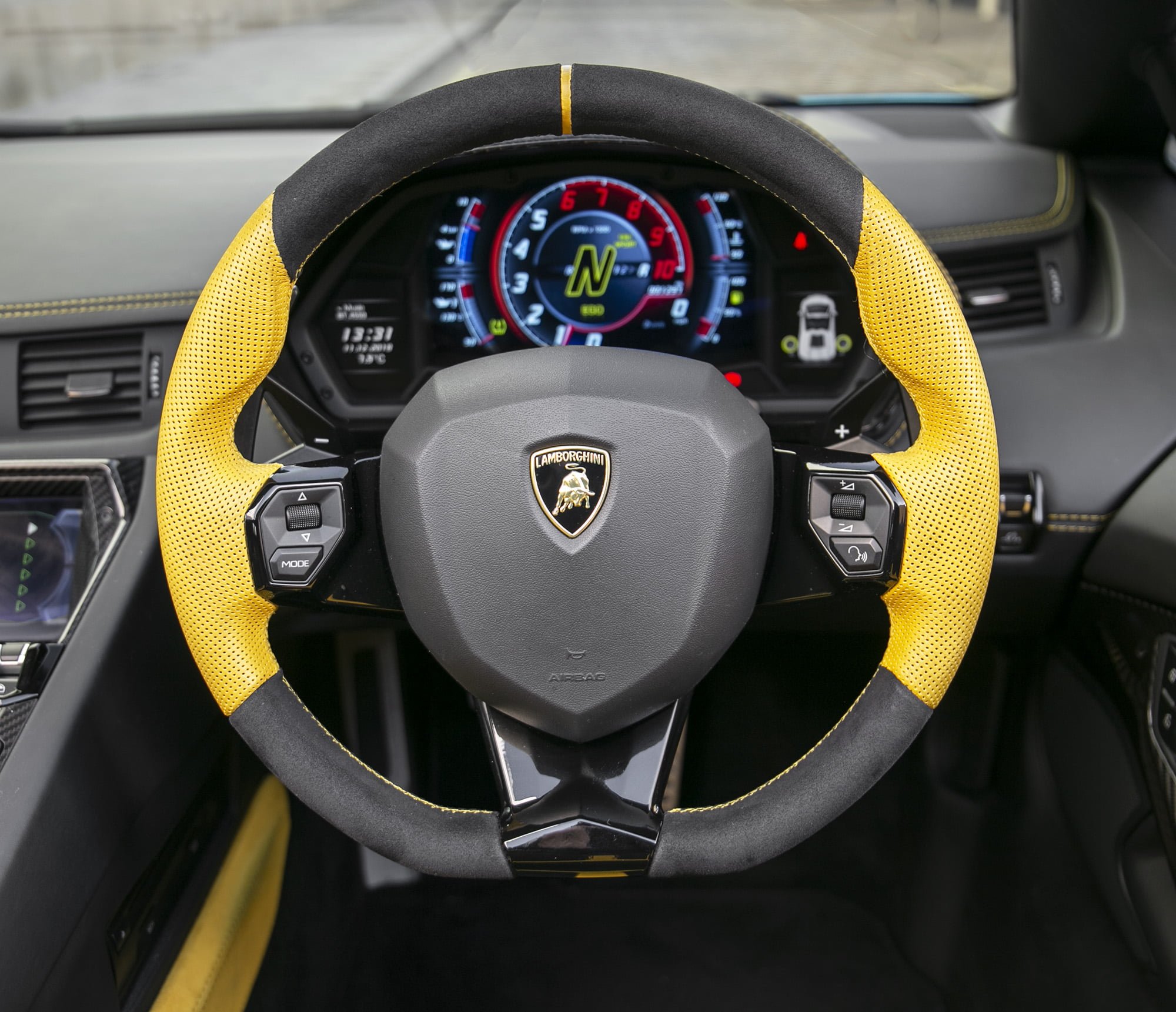2018 Lamborghini Aventador S Roadster, 9/23