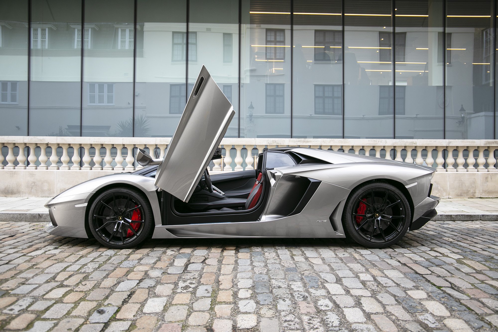 2014 Lamborghini Aventador Roadster LP700-4