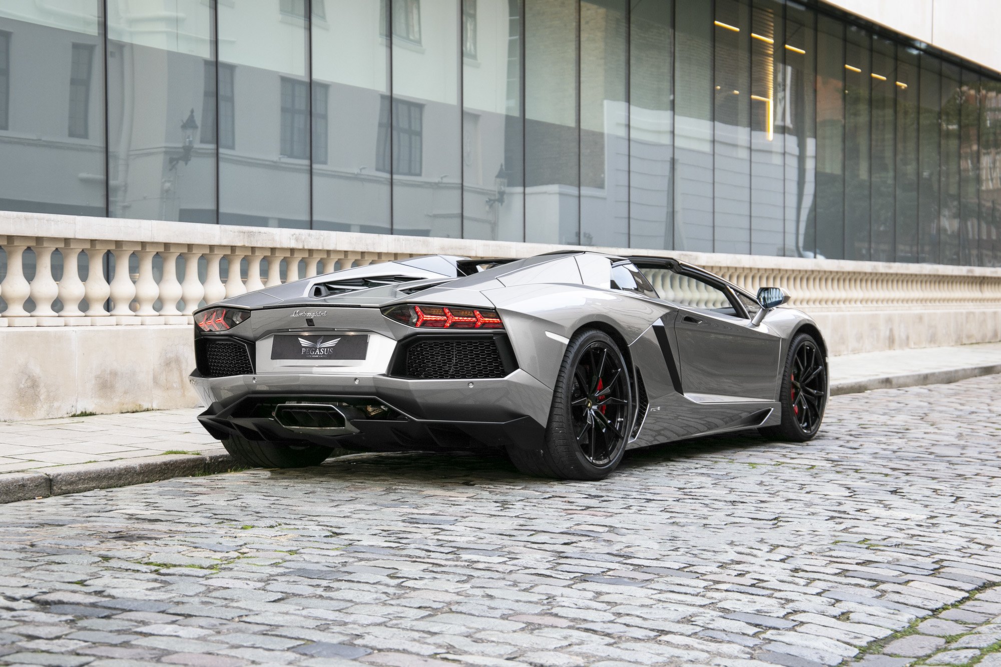 2014 Lamborghini Aventador Roadster LP700-4, 3/24