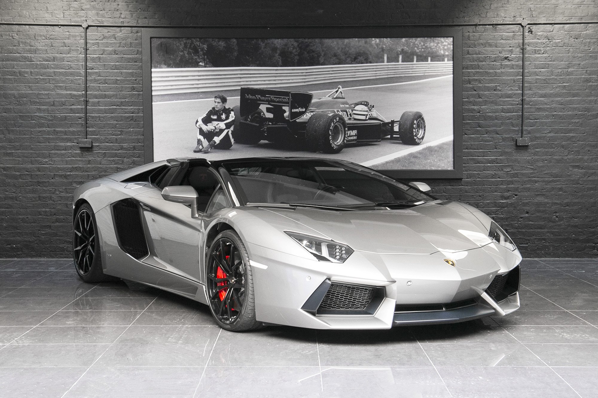 2014 Lamborghini Aventador Roadster LP700-4, 20/24