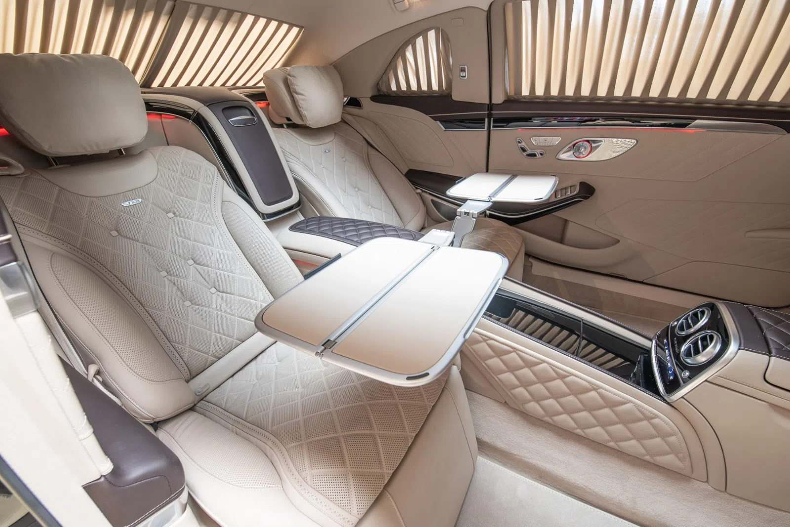 2018 Mercedes-Maybach S600 PULLMAN interior, seats