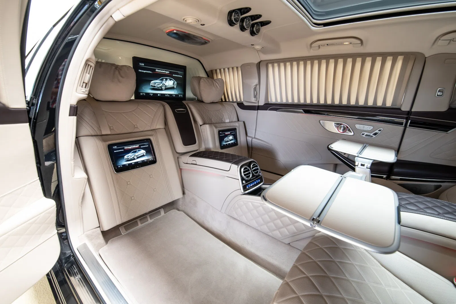 2018 Mercedes-Maybach S600 PULLMAN interior, seats
