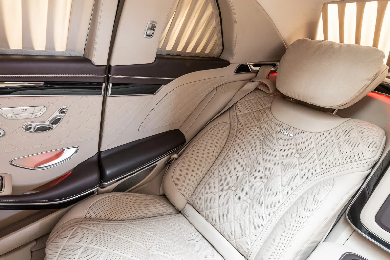 2018 Mercedes-Maybach S600 PULLMAN interior, seats