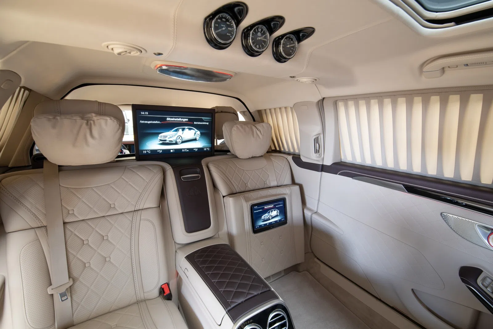2018 Mercedes-Maybach S600 PULLMAN interior, seats