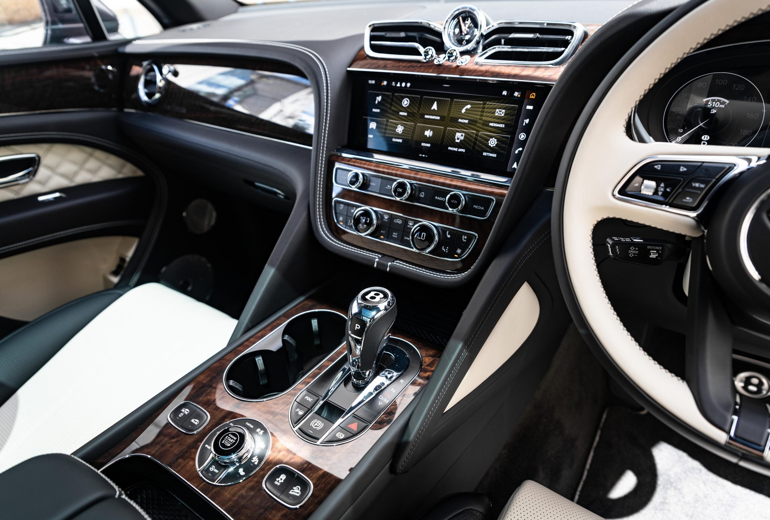 2020 Bentley Bentayga V8 FIRST EDITION, 10/20