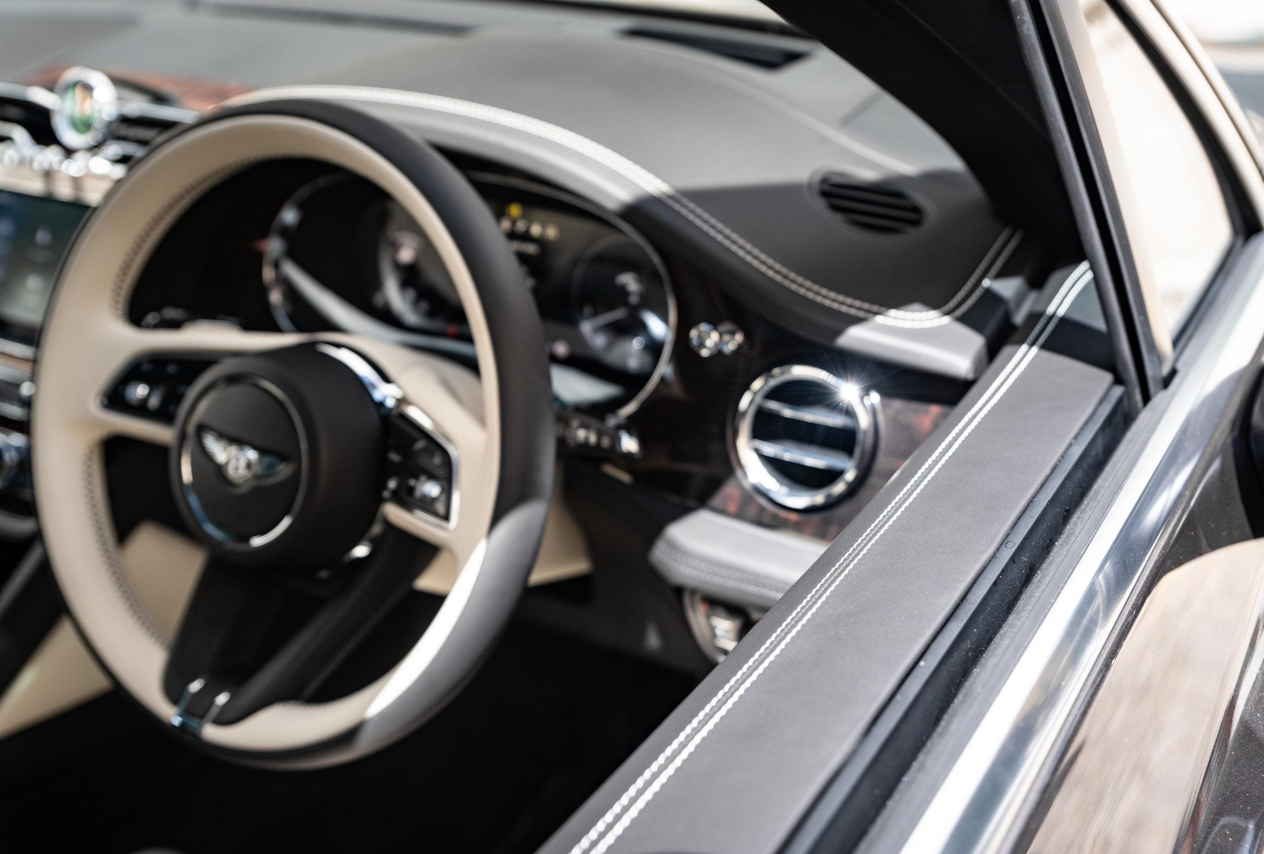 2020 Bentley Bentayga V8 FIRST EDITION, 11/20