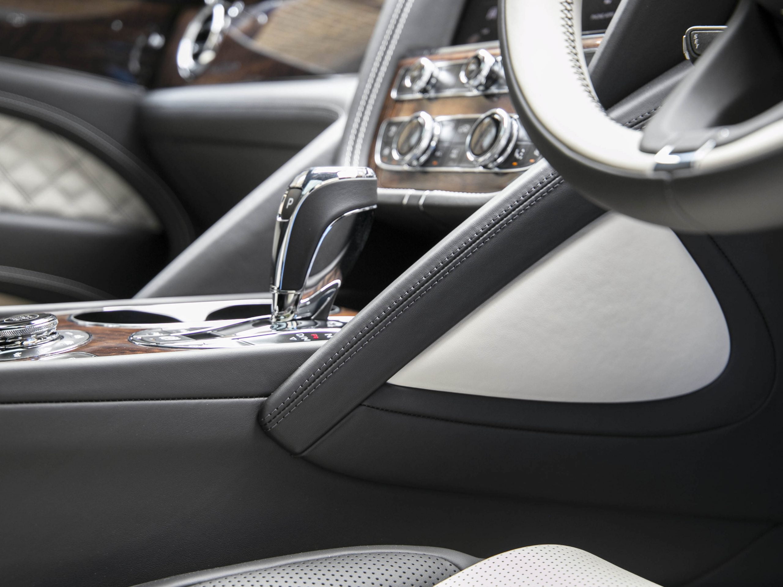 2020 Bentley Bentayga V8 FIRST EDITION, 19/20