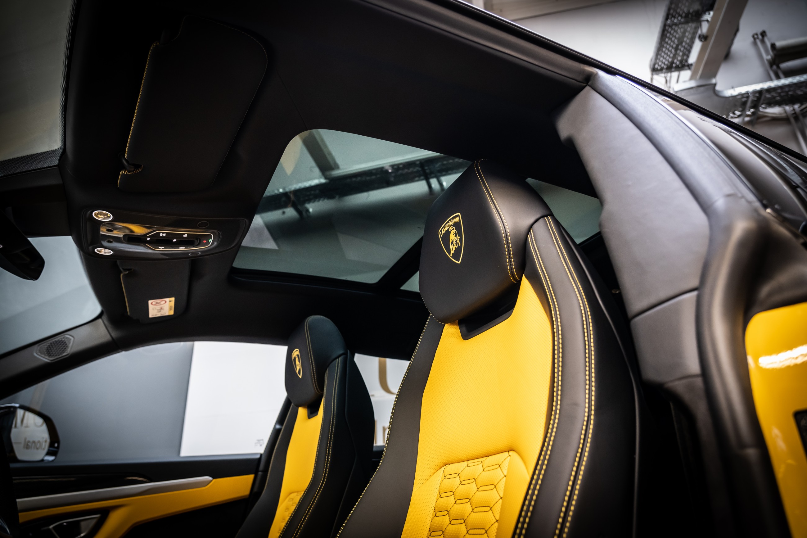 2020 Lamborghini Urus, 6/19