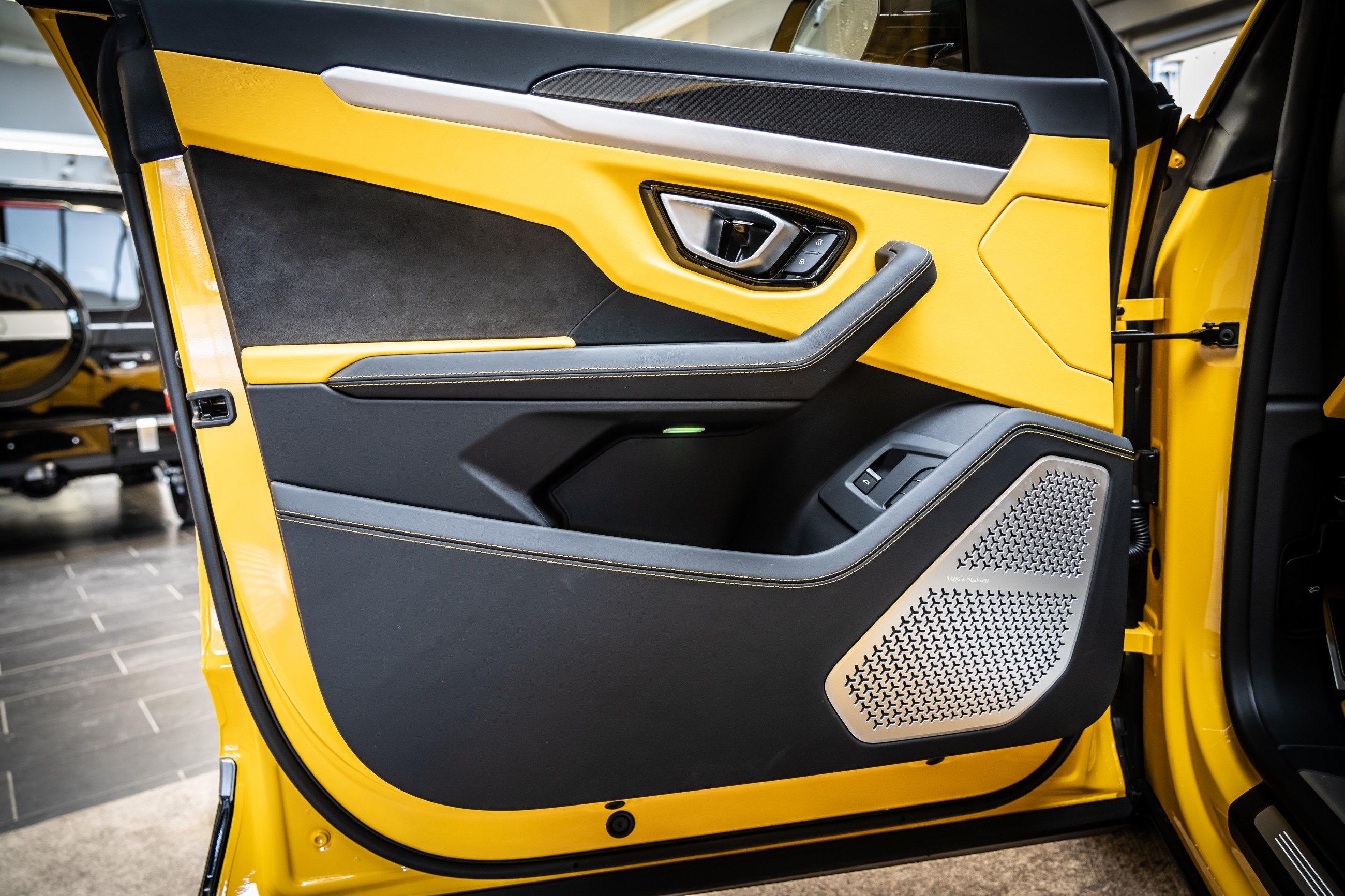 2020 Lamborghini Urus, 8/19