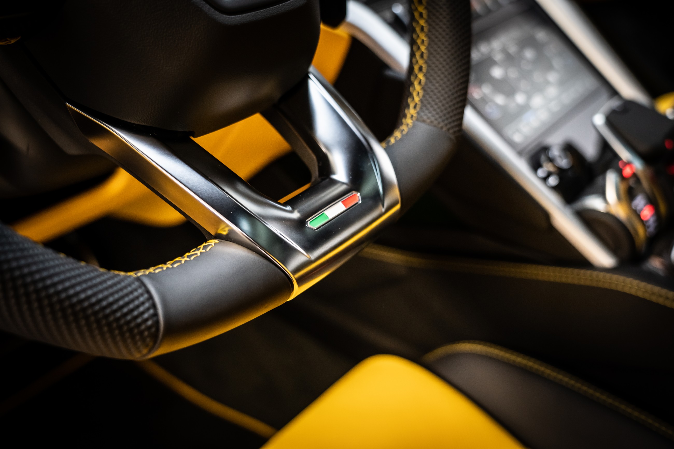 2020 Lamborghini Urus, 10/19