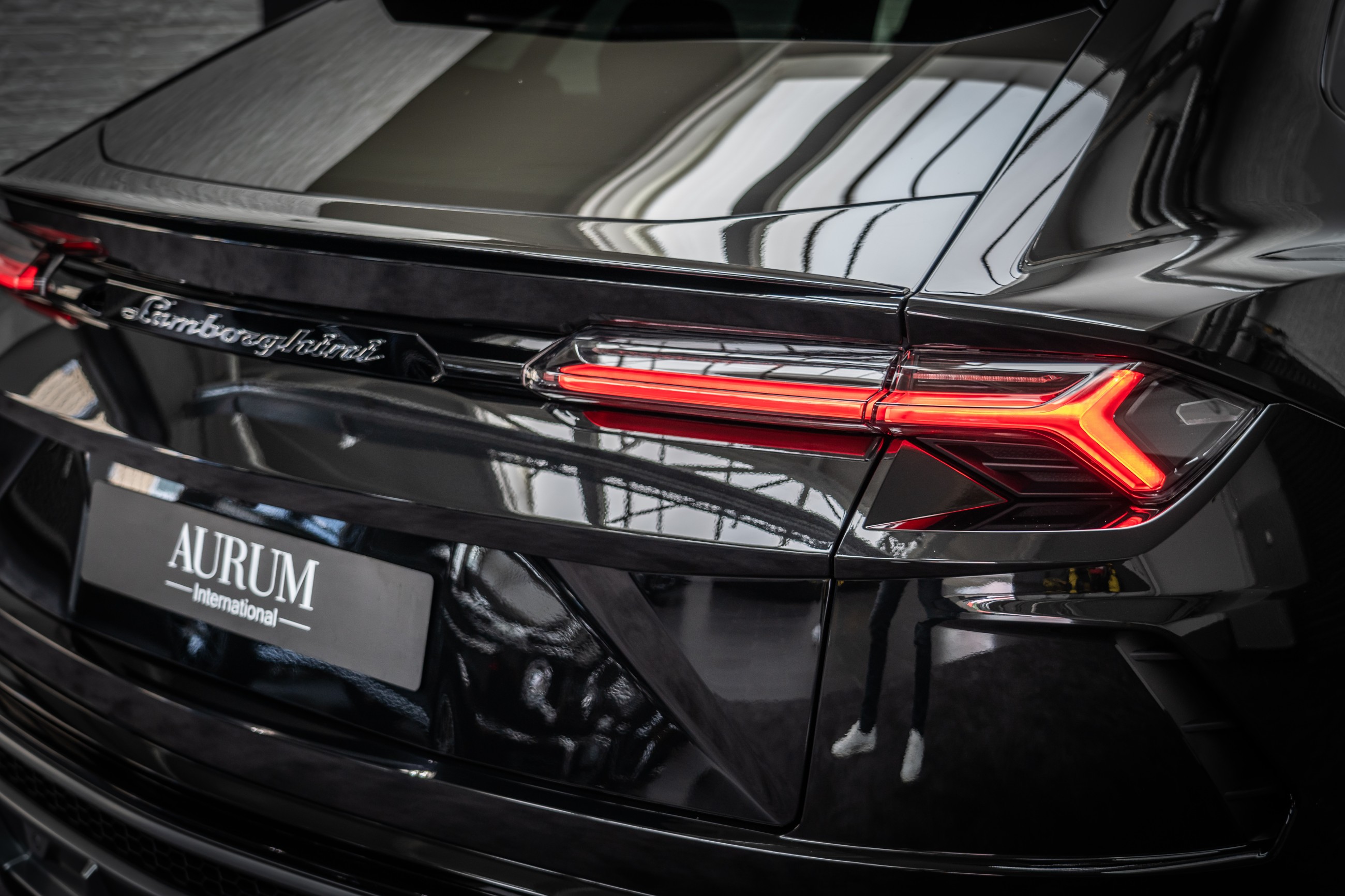 2020 Lamborghini Urus, 2/13