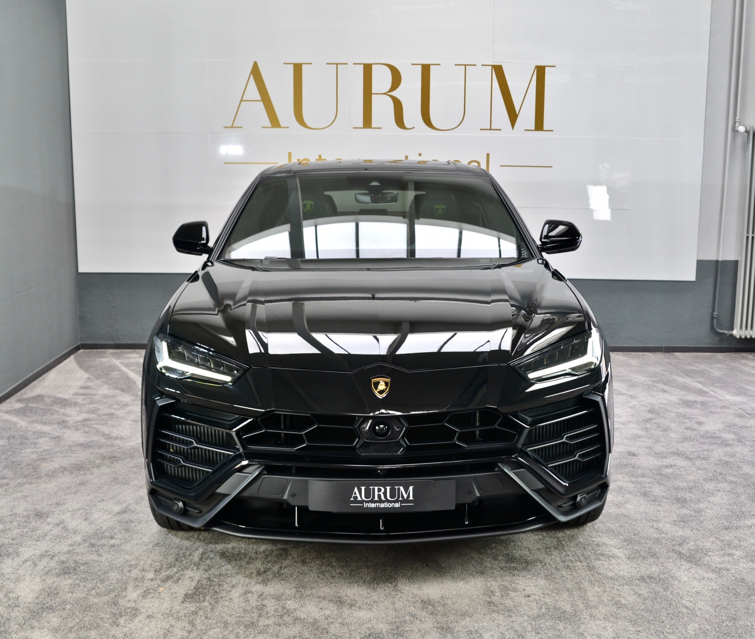 2020 Lamborghini Urus, 2/14