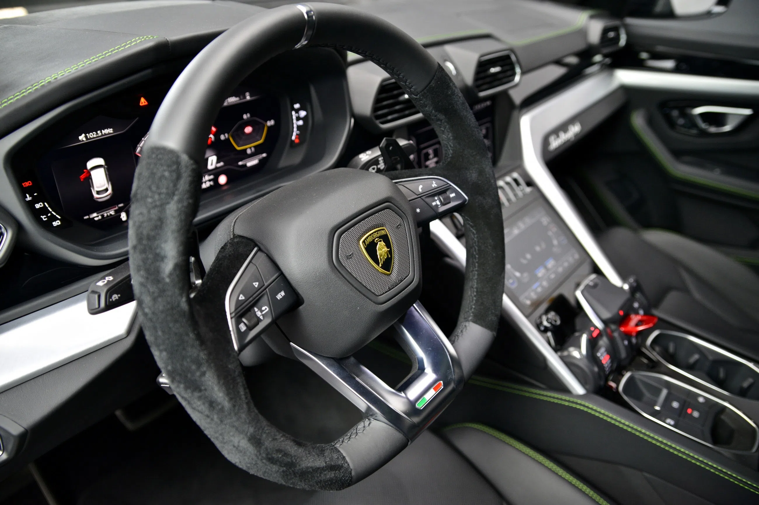 2020 Lamborghini Urus interior, steering wheel, Leather Black