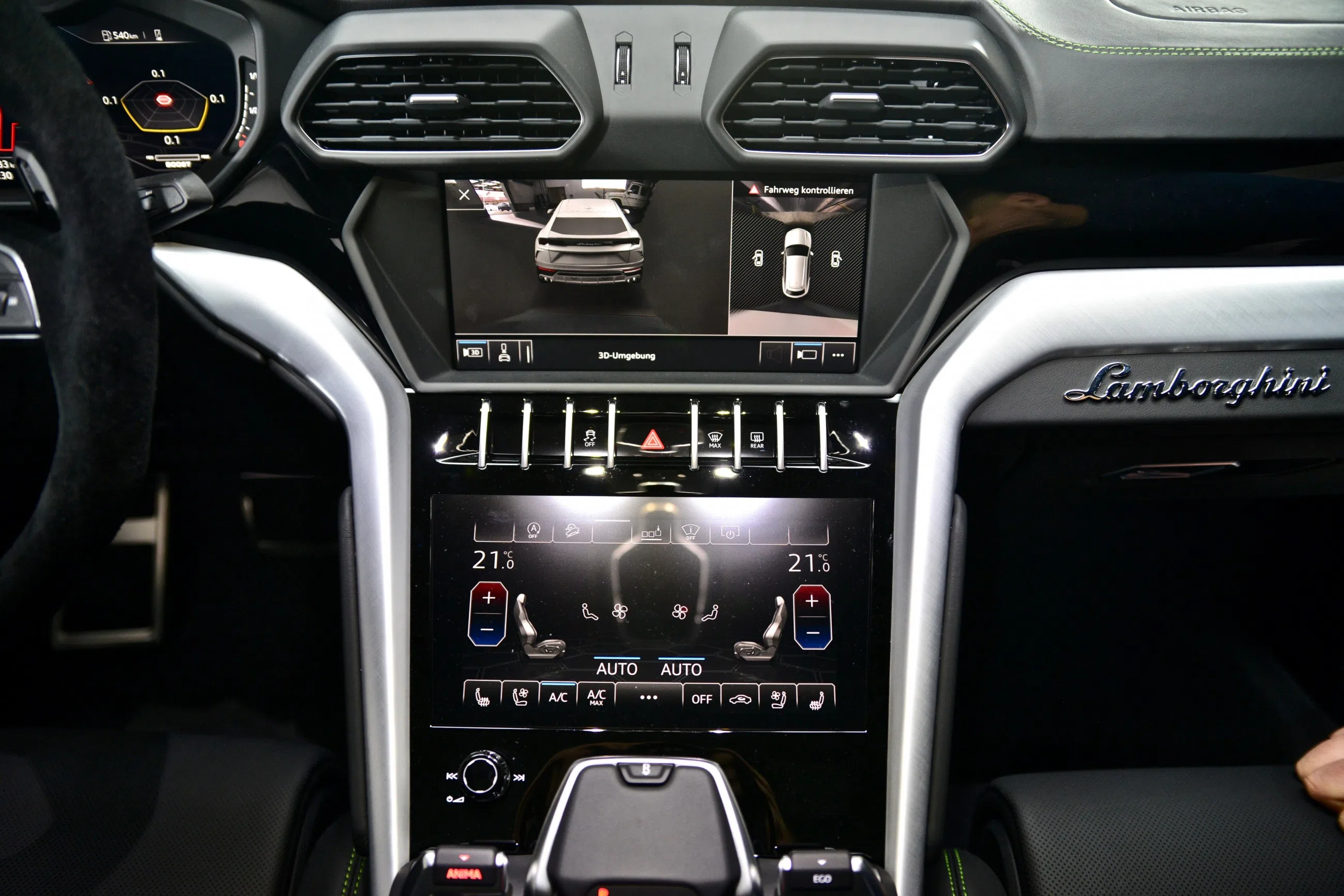 2020 Lamborghini Urus interior, Leather Black